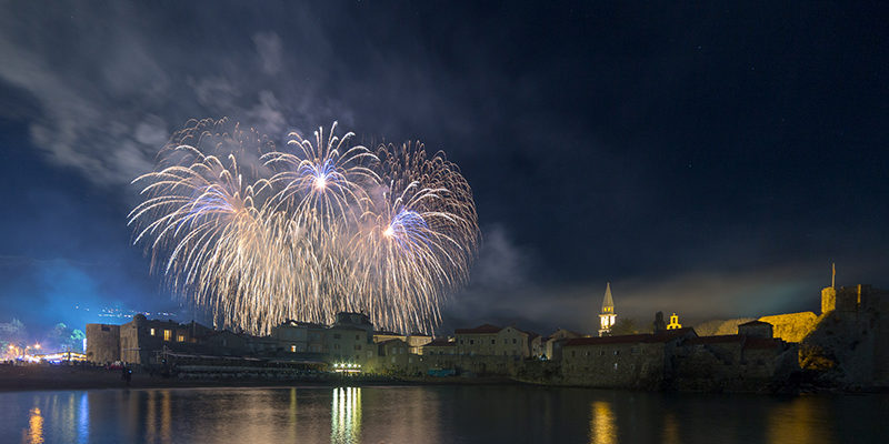 Naslovna slika za Doček Nove godine